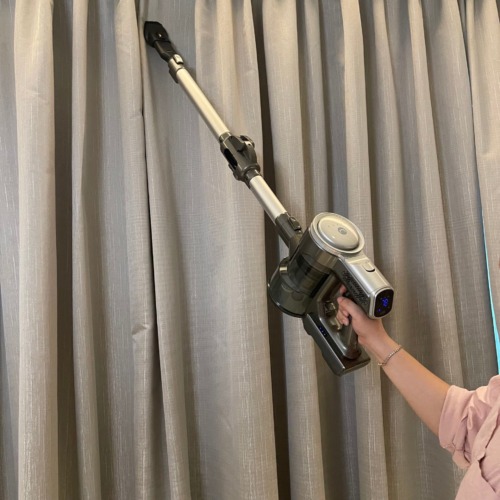 máy hút bụi và lau nhà