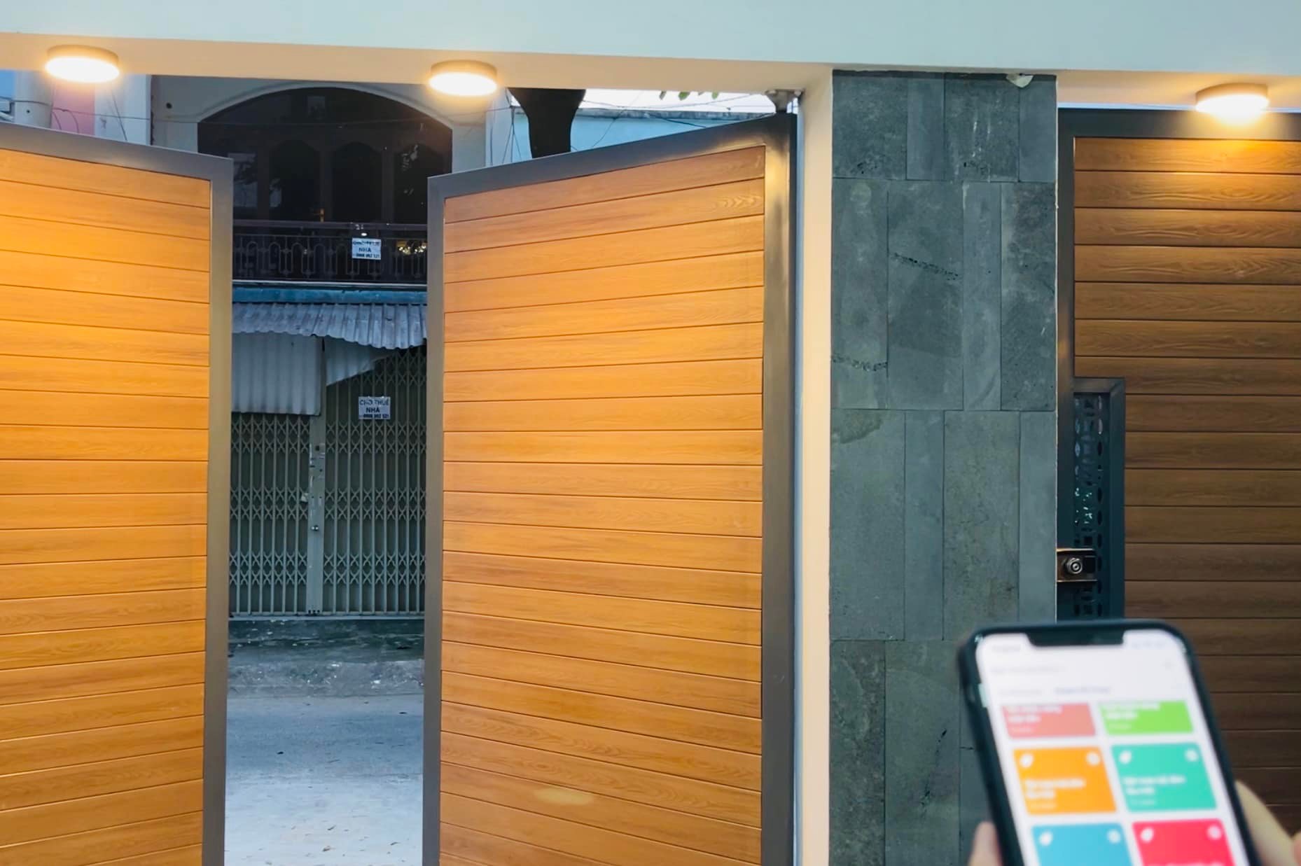 lắp đặt bộ điều khiển cửa cuốn, cổng tự động